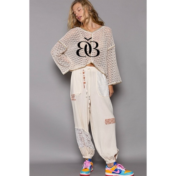 POL Cream Elastic Waist Embroidered Lace Patch Slouchy Joggers - Picture 5 of 12